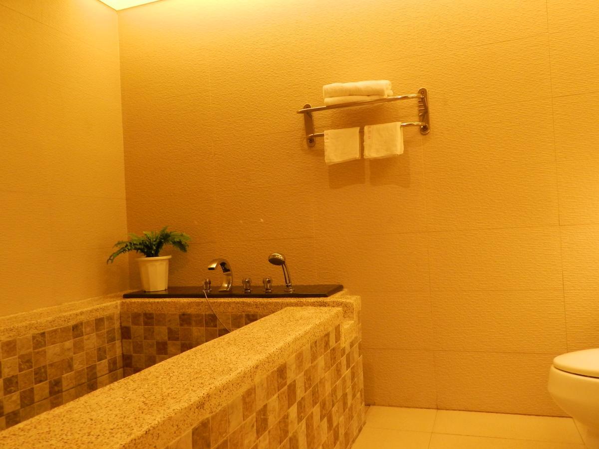 谷關明高溫泉 Mingao Hot Spring Resort Heping  Extérieur photo